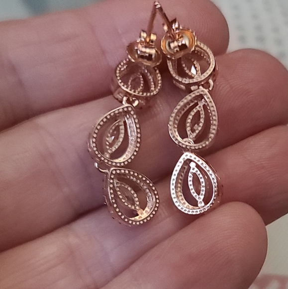 3 layer teardrop Opera station earrings - Picture 5 of 9